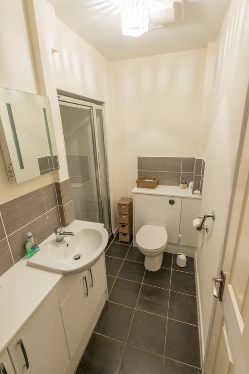 Crofters Guest House Witney Bagian luar foto