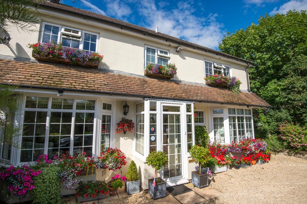 Crofters Guest House Witney Bagian luar foto