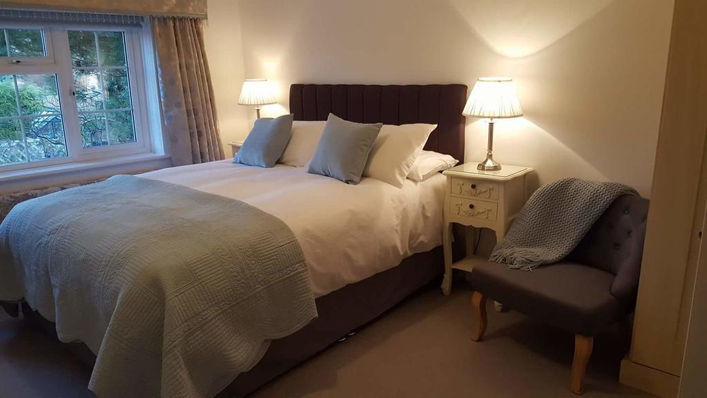 Crofters Guest House Witney Bagian luar foto